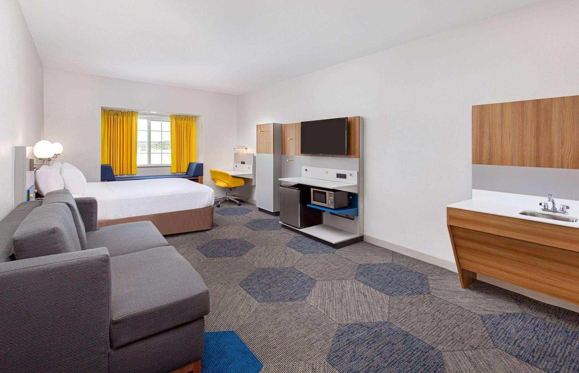 Microtel Inn And Suites By Wyndham Opelika Eksteriør bilde