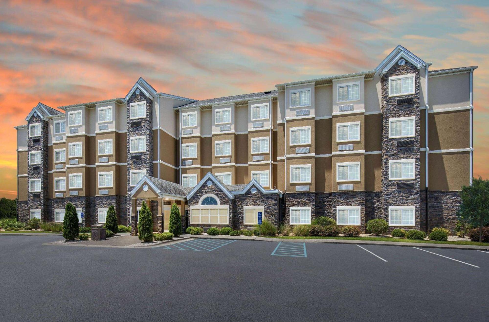 Microtel Inn And Suites By Wyndham Opelika Eksteriør bilde